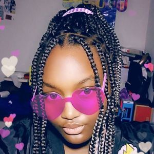 Meet your Posher, Crystal